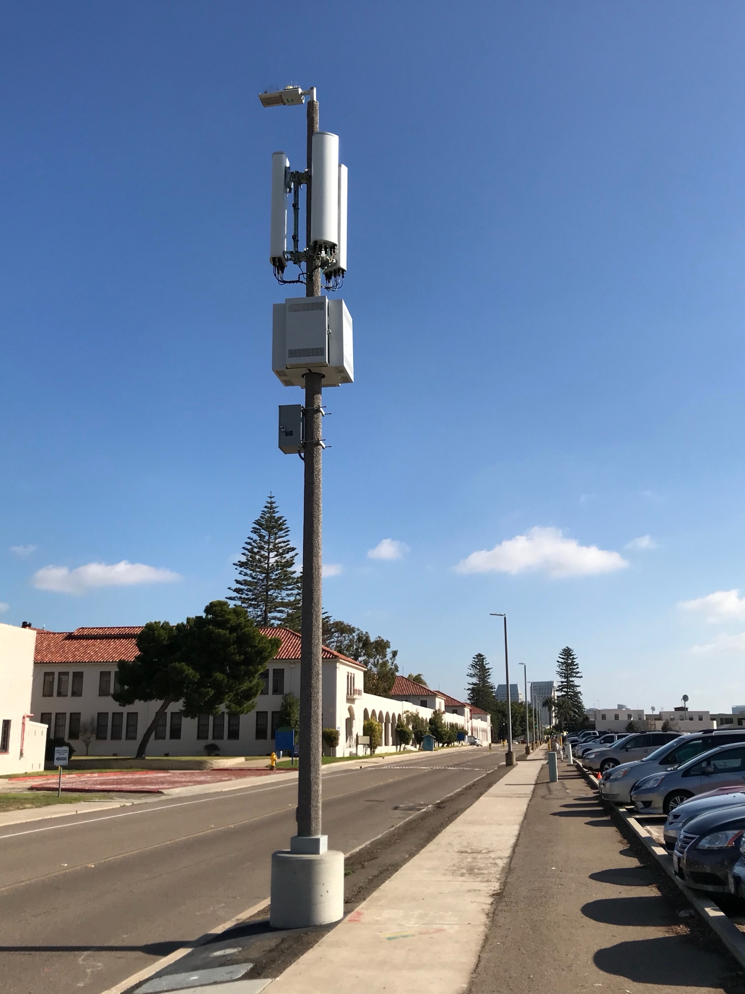 Small Cell | Light photo 1