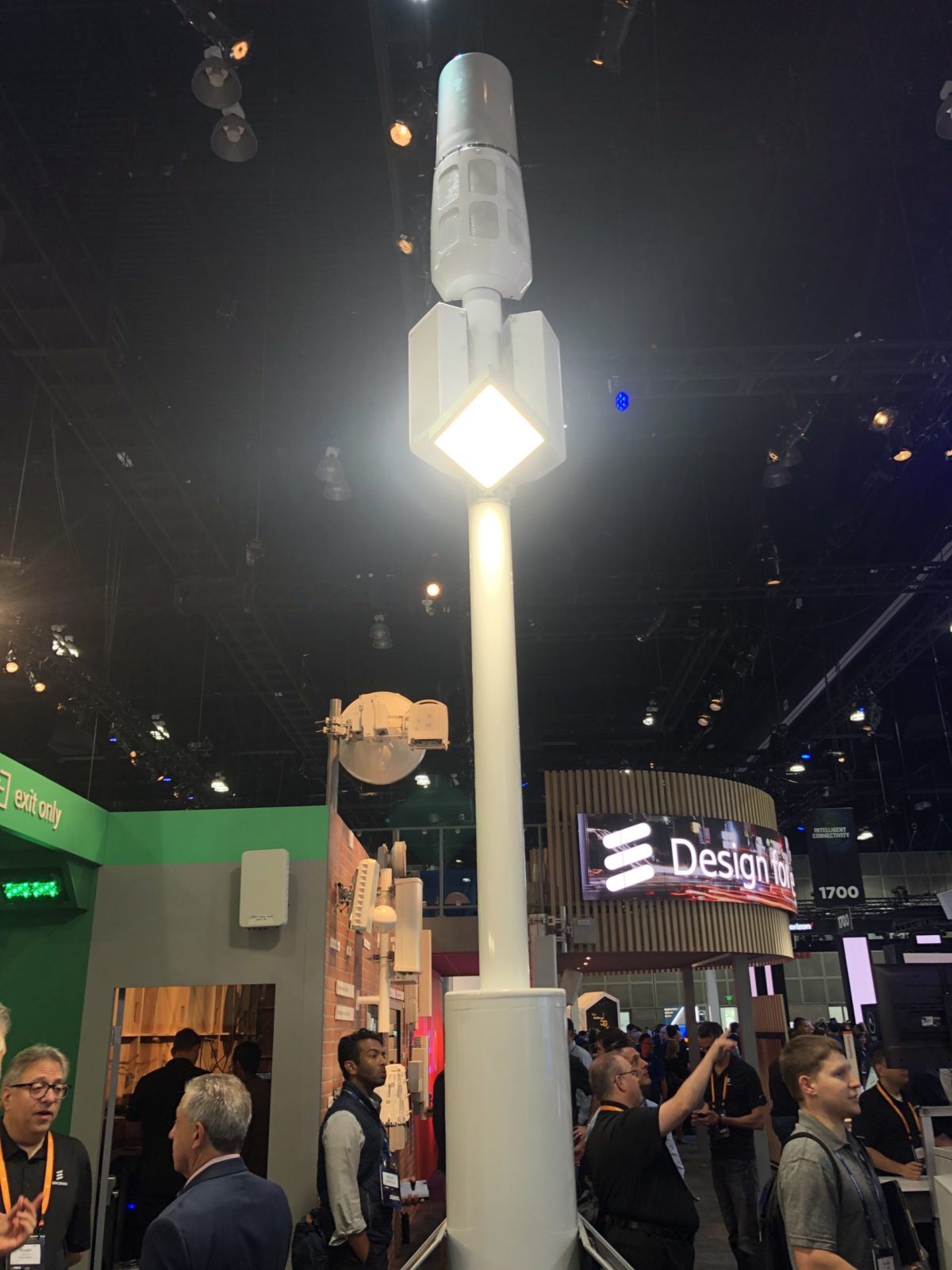 Vertex™ Poles image 4